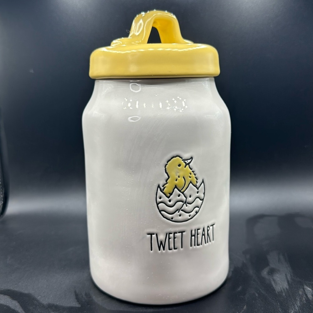 Rae Dunn Tweet Heart Easter Canister - Picture 1 of 6